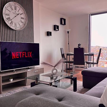 Penthouse Gem, Central, Scenic Views, Stylish, Modern, City Centre 2Br Sheffield Esterno foto