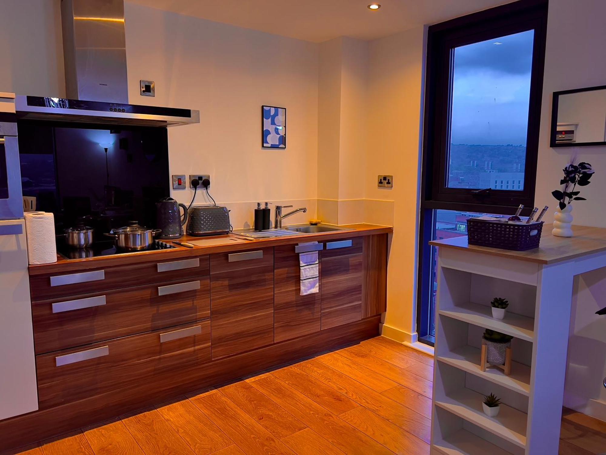 Penthouse Gem, Central, Scenic Views, Stylish, Modern, City Centre 2Br Sheffield Esterno foto